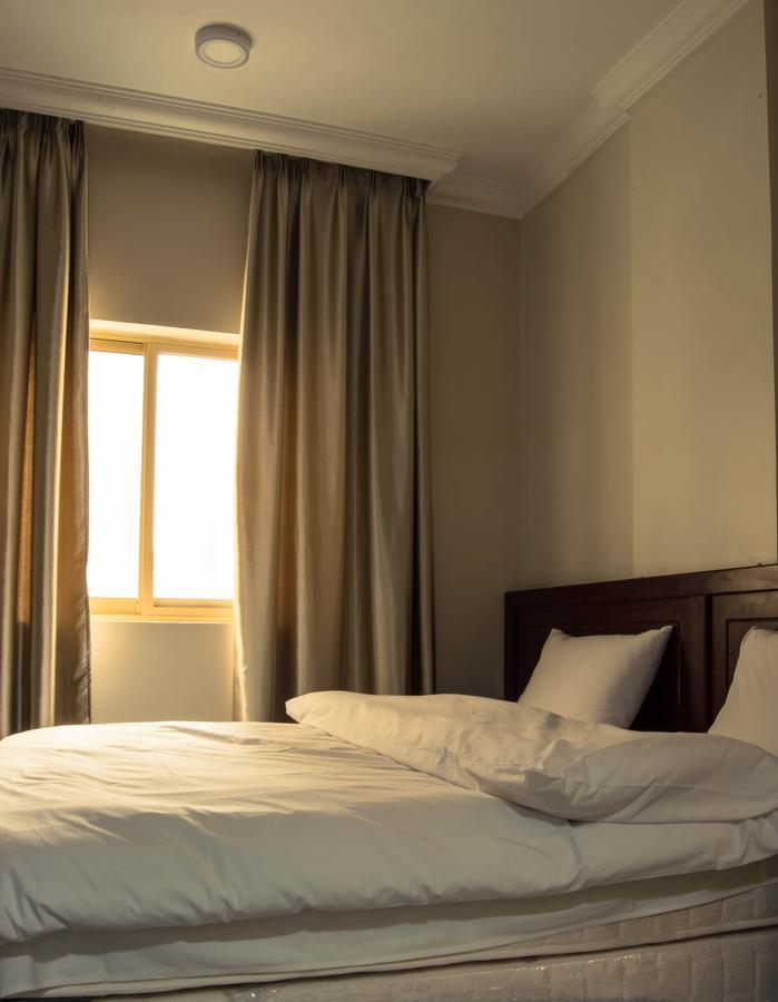 Wardah Hotel Apartments Шарджа Экстерьер фото